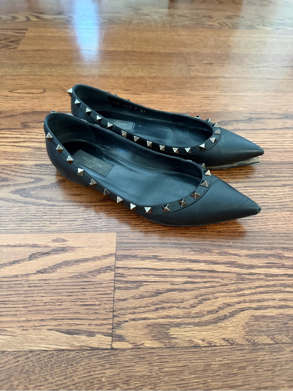 Valentino Black Pointed Leather Rockstud Flats